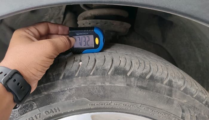 2019 Mahindra XUV300 W8 1.5 DIESEL, Diesel, Manual, 1,16,442 km, tyre