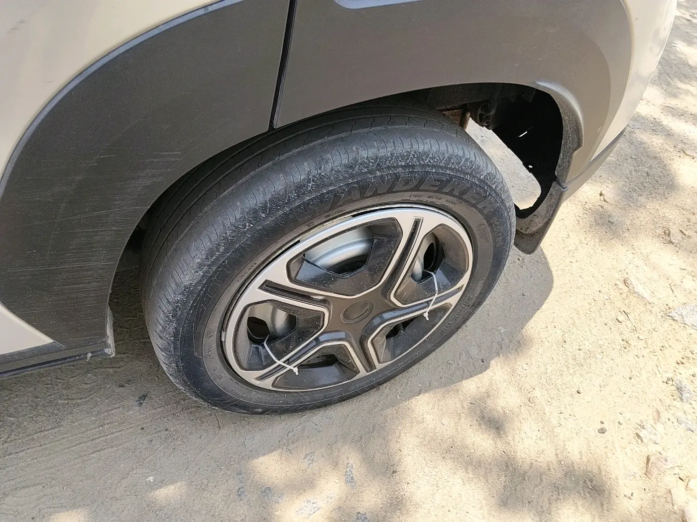 2021 Nissan MAGNITE XE, Petrol, Manual, 75,000 km, tyre