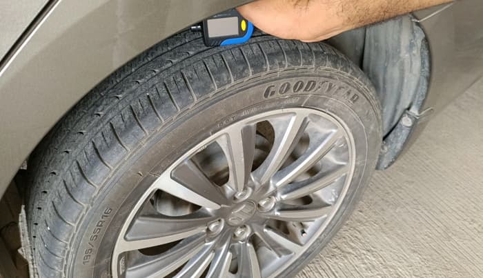 2020 Maruti Ciaz ALPHA  AT 1.5 SHVS PETROL, Petrol, Automatic, 32,333 km, tyre