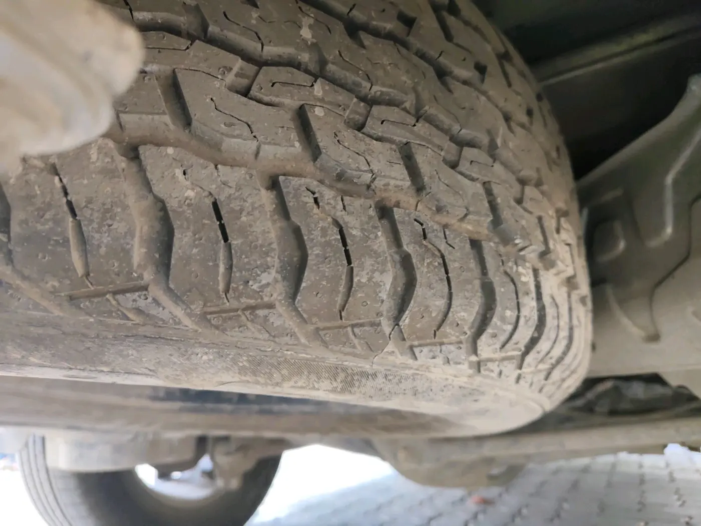 2021 Ford Endeavour TITANIUM PLUS 2.0 4X2 AT SUNROOF, Diesel, Automatic, 93,904 km, tyre