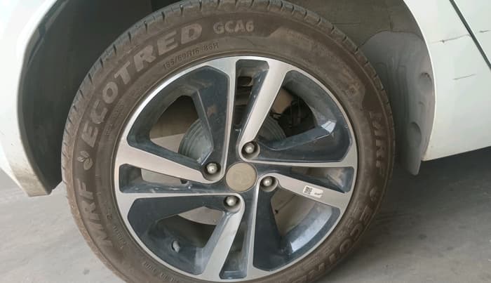 2023 Tata ALTROZ XZA, Petrol, Automatic, 10,210 km, tyre