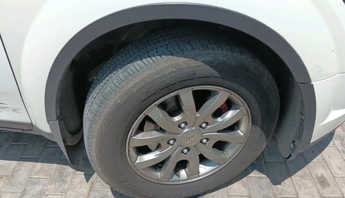 2017 Mahindra XUV500 W10, Diesel, Manual, 1,75,580 km, tyre