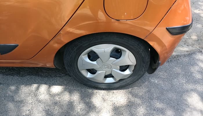 2016 Tata Tiago XZ PETROL, CNG, Manual, 1,67,867 km, tyre
