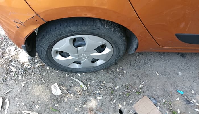 2016 Tata Tiago XZ PETROL, CNG, Manual, 1,67,867 km, tyre
