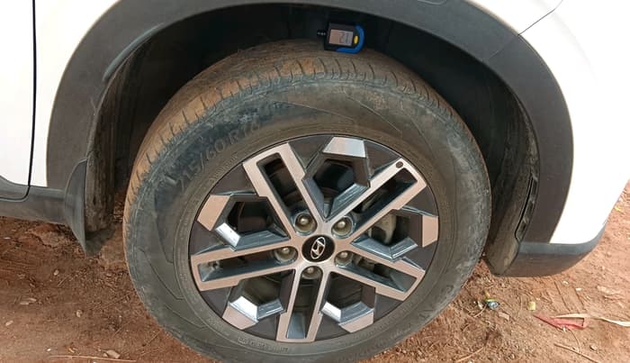 2022 Hyundai VENUE SX (O) 1.5 CRDI, Diesel, Manual, 55,717 km, tyre
