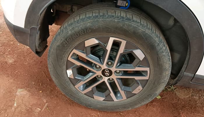 2022 Hyundai VENUE SX (O) 1.5 CRDI, Diesel, Manual, 55,717 km, tyre