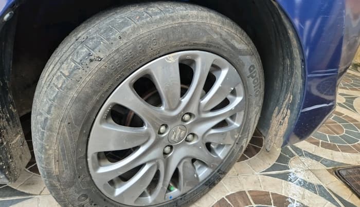 2017 Maruti Baleno ALPHA PETROL 1.2, Petrol, Manual, 79,992 km, tyre