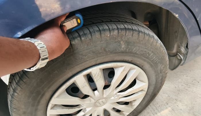 2018 Maruti Dzire VXI AMT, Petrol, Automatic, 75,565 km, tyre