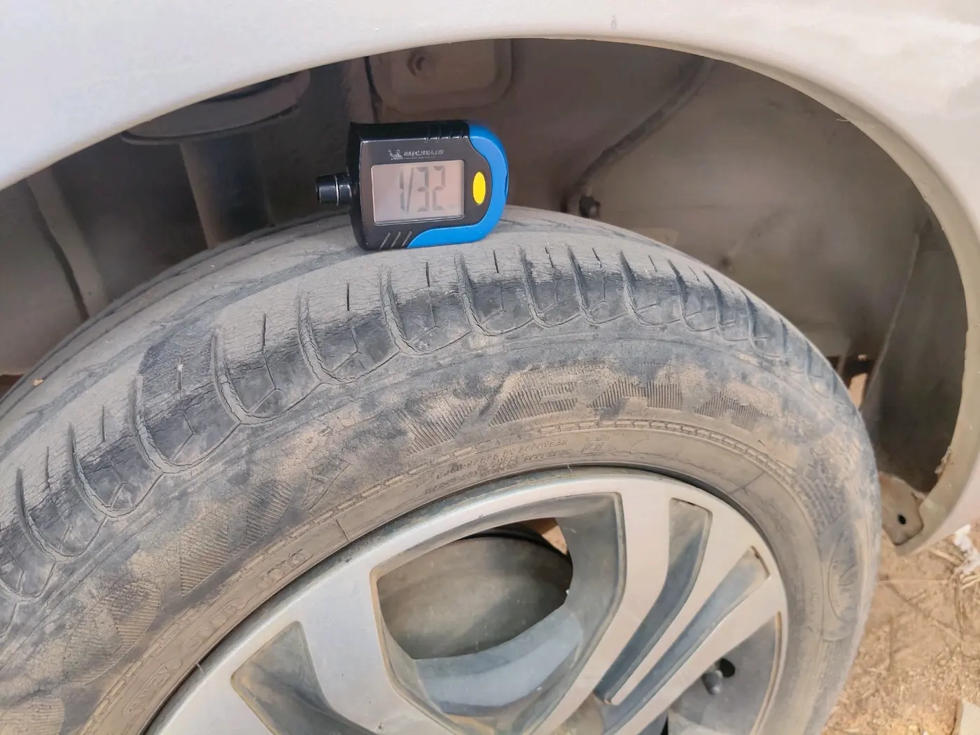 2019 Tata Tiago XZA PETROL, Petrol, Automatic, 24,567 km, tyre