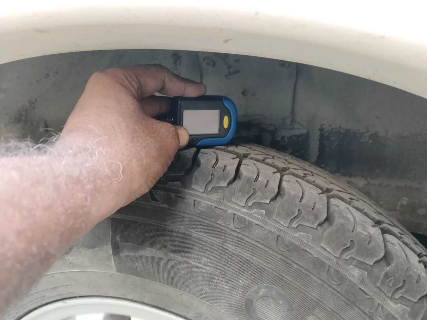 2014 Mahindra Scorpio VLX 2WD, Diesel, Manual, 1,71,605 km, tyre