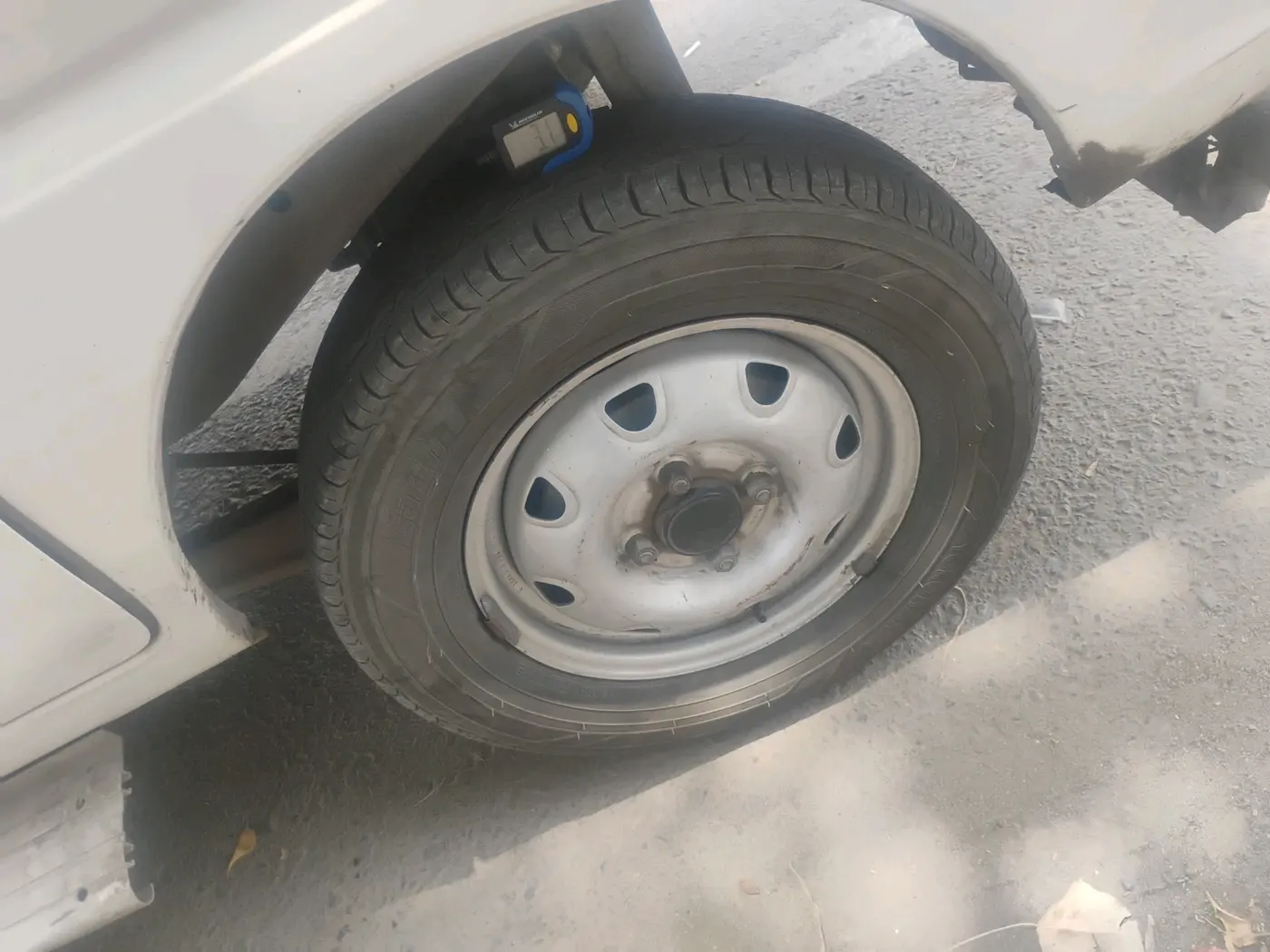 2015 Maruti Eeco 5 STR WITH A/C+HTR, CNG, Manual, 1,26,377 km, tyre