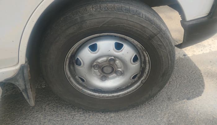 2015 Maruti Eeco 5 STR WITH A/C+HTR, CNG, Manual, 1,26,377 km, tyre