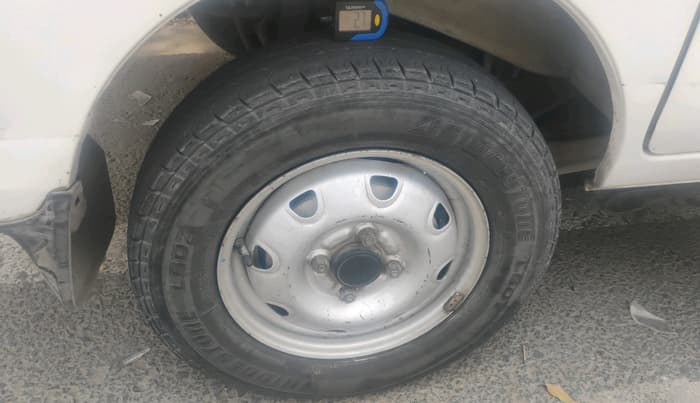 2015 Maruti Eeco 5 STR WITH A/C+HTR, CNG, Manual, 1,26,377 km, tyre