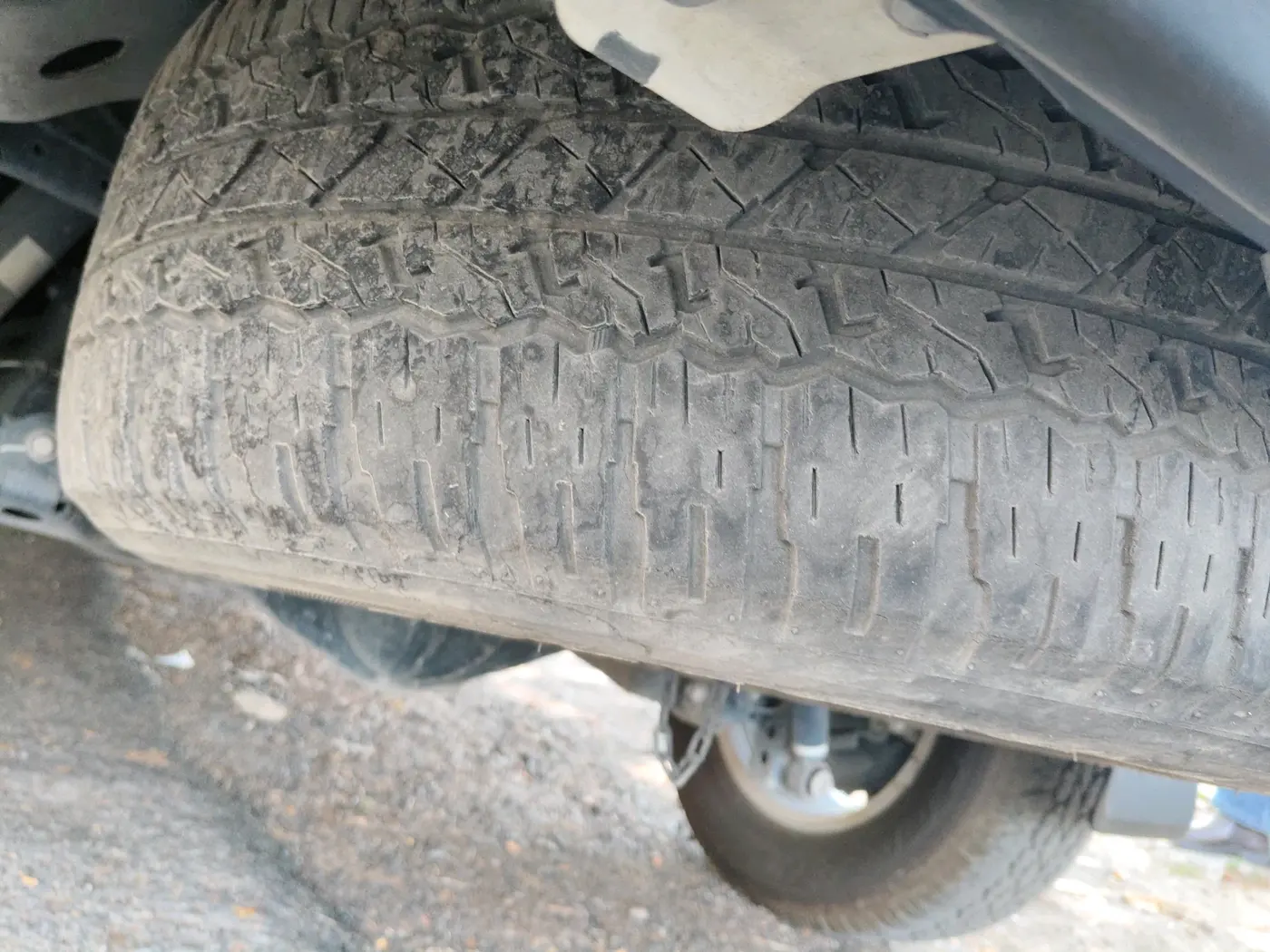 2017 Toyota Fortuner 2.8 4X2 AT, Diesel, Automatic, 42,997 km, tyre