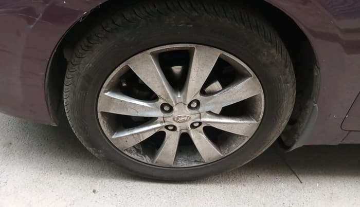 2011 Hyundai Verna FLUIDIC 1.6 CRDI SX, Diesel, Manual, 1,14,209 km, tyre