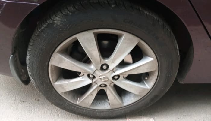 2011 Hyundai Verna FLUIDIC 1.6 CRDI SX, Diesel, Manual, 1,14,209 km, tyre