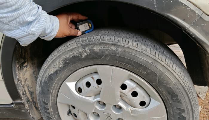 2019 Mahindra XUV300 W4 1.5 DIESEL, Diesel, Manual, 1,28,774 km, tyre