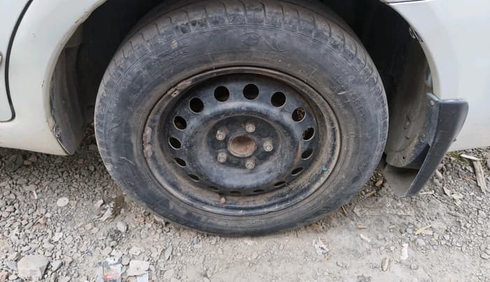 2010 Maruti SX4 VXI, Petrol, Manual, 1,13,028 km, tyre