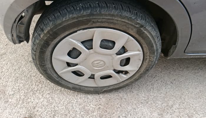 2017 Maruti IGNIS DELTA 1.2, Petrol, Manual, 61,072 km, tyre