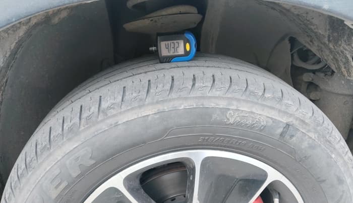 2018 Renault Duster 110 PS RXZ 4X2 AMT DIESEL, Diesel, Automatic, 1,34,172 km, tyre