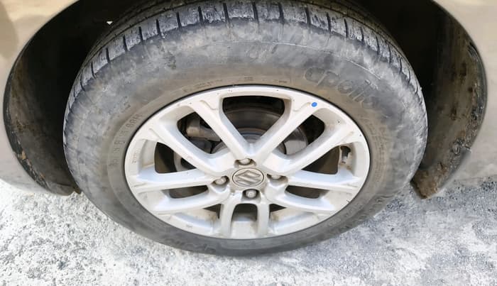 2018 Maruti Swift ZXI AMT, Petrol, Automatic, 79,559 km, tyre