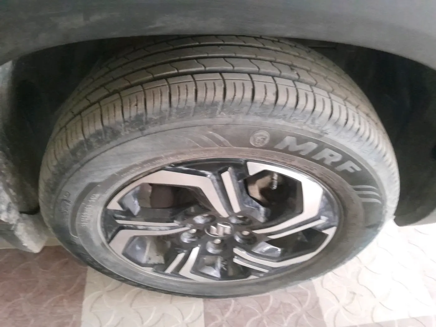 2024 Maruti BREZZA ZXI + SMART HYBRID, Petrol, Manual, 5,322 km, tyre