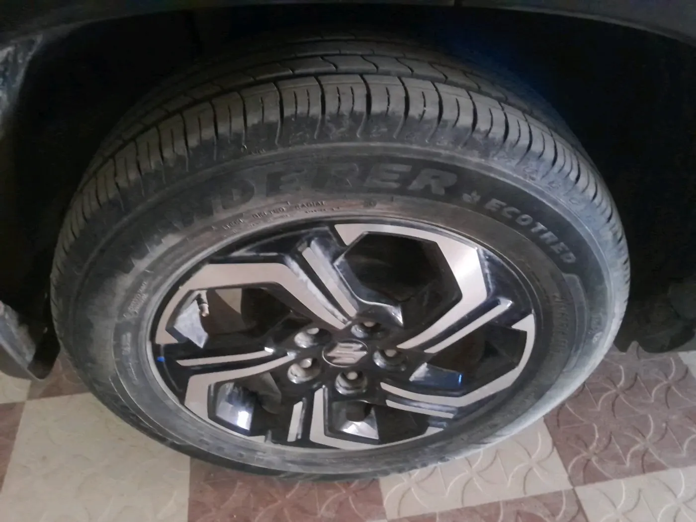 2024 Maruti BREZZA ZXI + SMART HYBRID, Petrol, Manual, 5,322 km, tyre