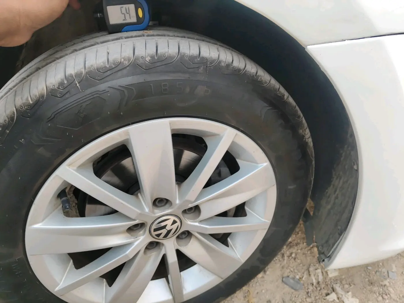 2015 Volkswagen Polo HIGHLINE1.2L, Petrol, Manual, 91,743 km, tyre