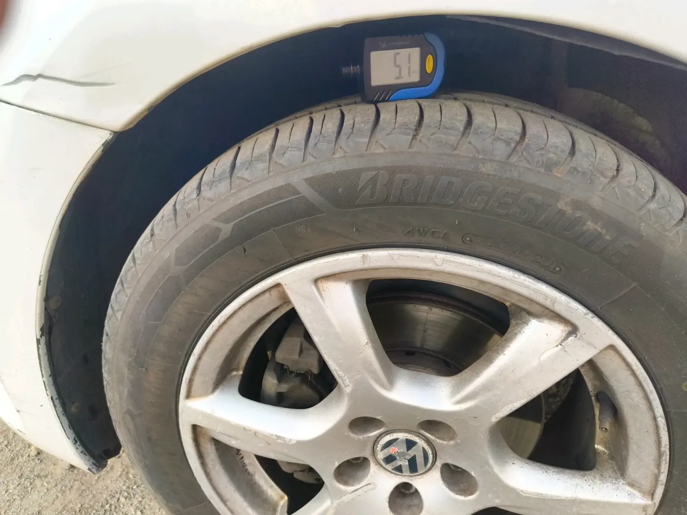 2013 Volkswagen Vento HIGHLINE DIESEL 1.6, Diesel, Manual, 90,500 km, tyre