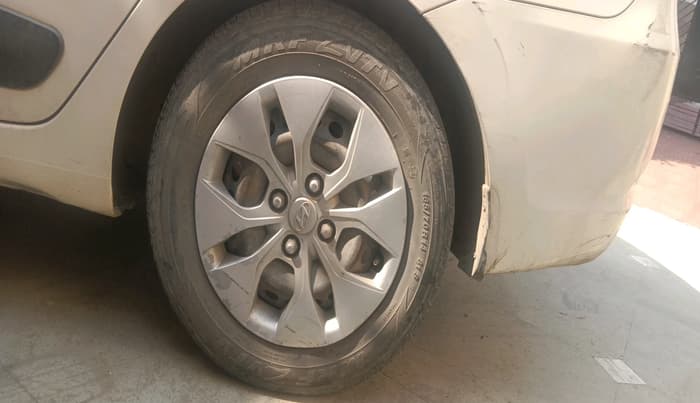 2015 Hyundai Xcent S 1.1 CRDI, Diesel, Manual, 1,65,295 km, tyre