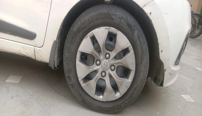 2015 Hyundai Xcent S 1.1 CRDI, Diesel, Manual, 1,65,295 km, tyre