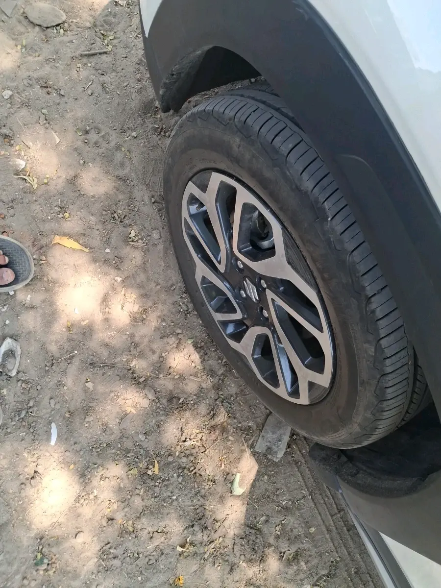 2025 Maruti FRONX ALPHA 1.0L TURBO 6 AT, Petrol, Automatic, 15,133 km, tyre