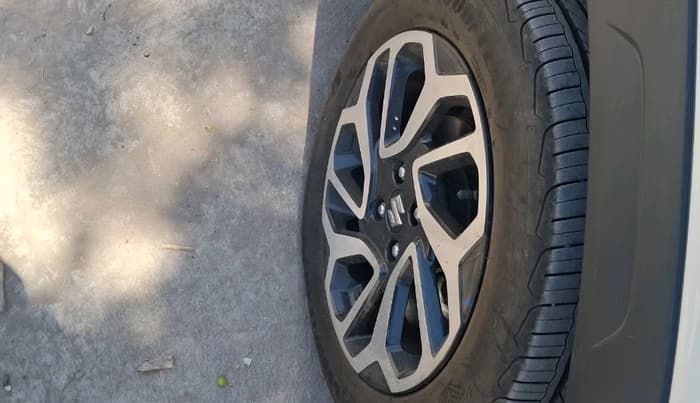 2025 Maruti FRONX ALPHA 1.0L TURBO 6 AT, Petrol, Automatic, 15,133 km, tyre