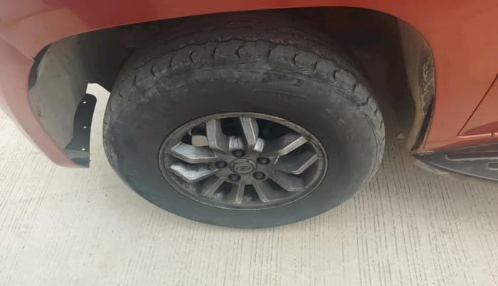 2016 Mahindra TUV300 T8, Diesel, Manual, 4,661 km, tyre
