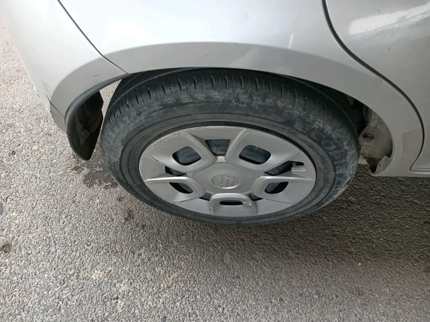 2019 Maruti IGNIS DELTA 1.2 AMT, Petrol, Automatic, 33,071 km, tyre
