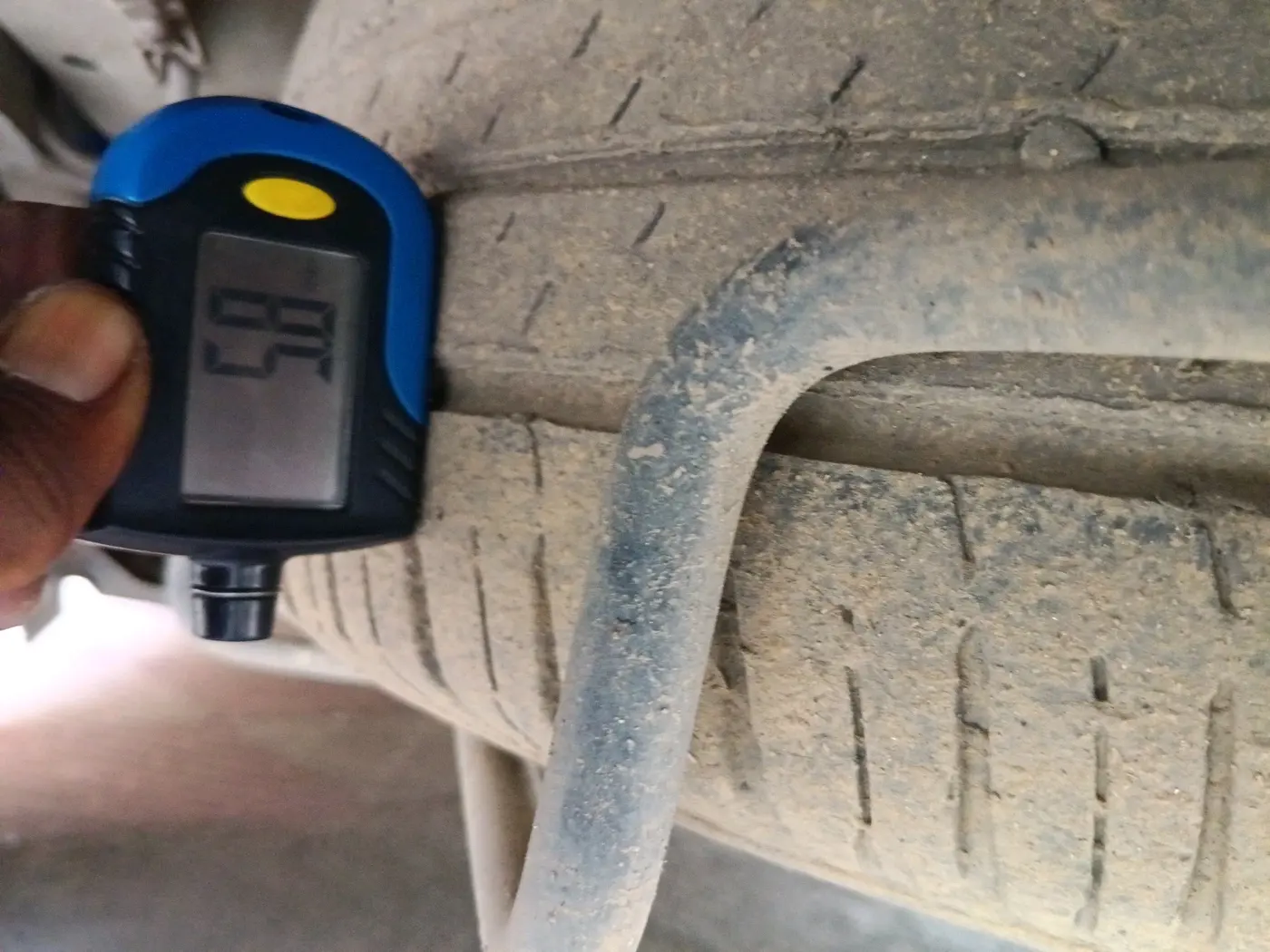 2022 Maruti Ertiga VXI CNG, CNG, Manual, 80,119 km, tyre