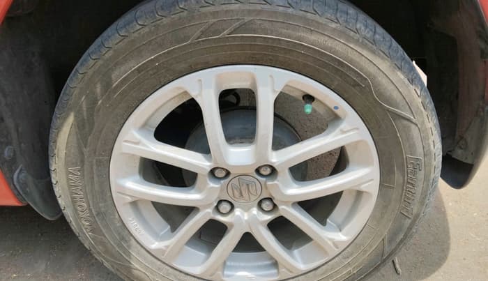 2018 Maruti Swift ZXI, Petrol, Manual, 69,527 km, tyre