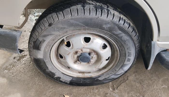 2016 Maruti Eeco 5 STR WITH A/C+HTR, Petrol, Manual, 1,13,323 km, tyre