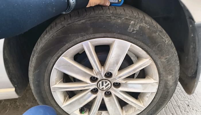 2017 Volkswagen Vento HIGHLINE DIESEL 1.5, Diesel, Manual, 1,13,369 km, tyre