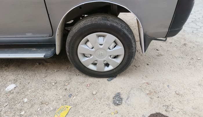 2021 Maruti Eeco 5 STR AC CNG, CNG, Manual, 78,452 km, tyre
