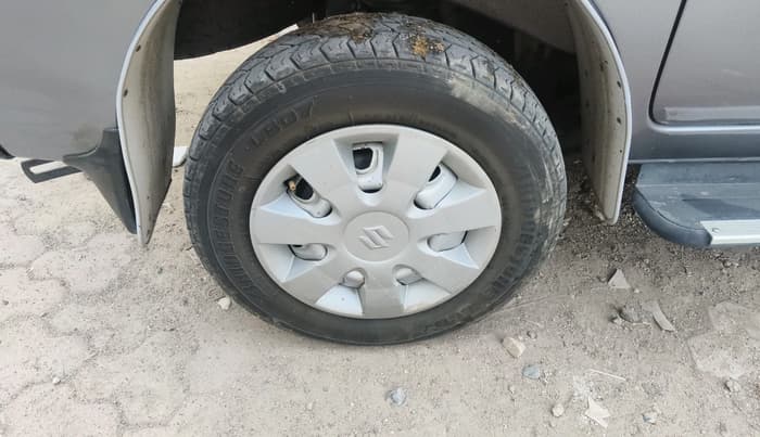 2021 Maruti Eeco 5 STR AC CNG, CNG, Manual, 78,452 km, tyre