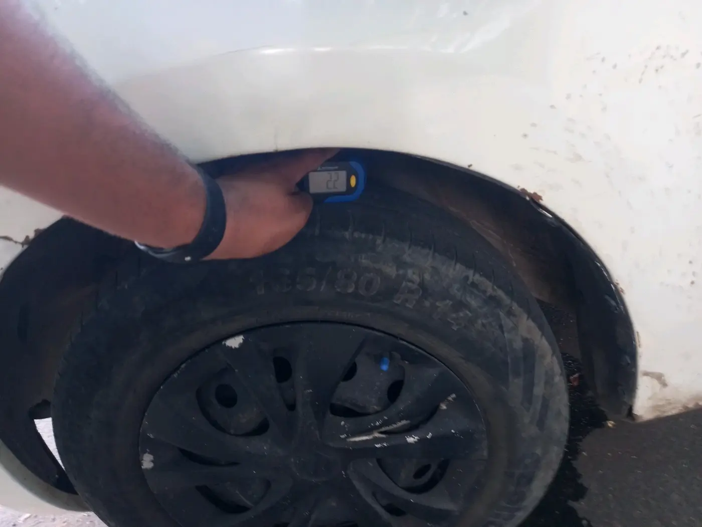 2021 Maruti Swift VXI, CNG, Manual, 1,33,000 km, tyre