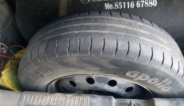 2021 Maruti Swift VXI, CNG, Manual, 1,32,878 km, tyre