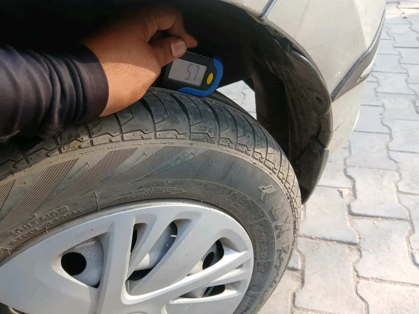 2023 Maruti Swift LXI, Petrol, Manual, 15,116 km, tyre