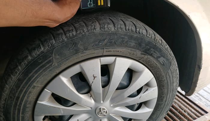 2011 Toyota Etios G, CNG, Manual, 1,14,355 km, tyre