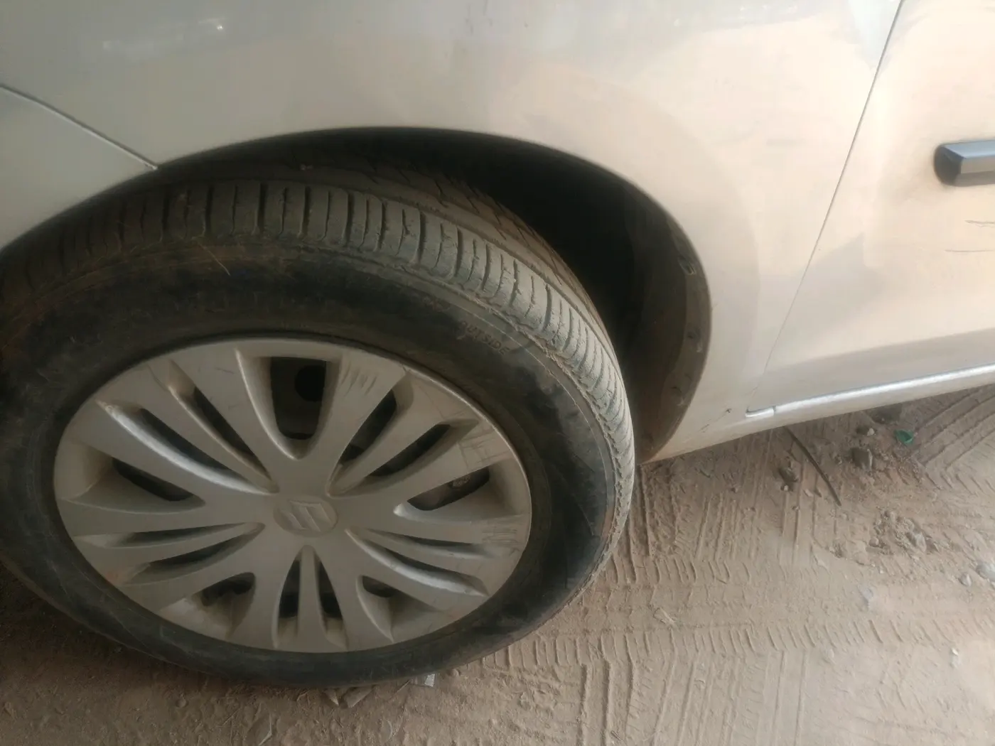 2013 Maruti Ertiga VXI, Petrol, Manual, 99,831 km, tyre