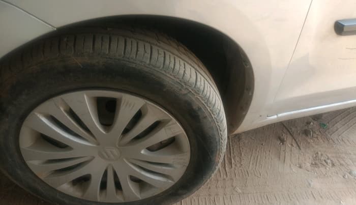 2013 Maruti Ertiga VXI, Petrol, Manual, 99,831 km, tyre
