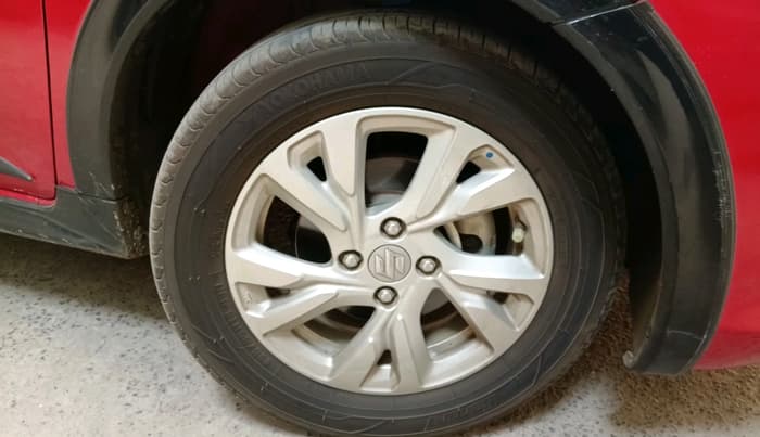 2024 Maruti Swift ZXi CNG, CNG, Manual, 61,638 km, tyre