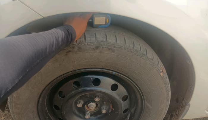 2018 Maruti Dzire VDI, Diesel, Manual, 1,25,336 km, tyre