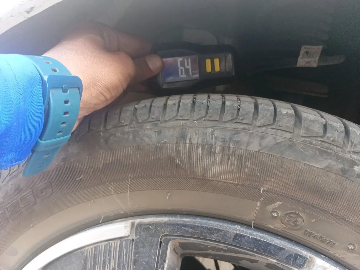 2025 Tata Tiago XZ PETROL, Petrol, Manual, 8,192 km, tyre